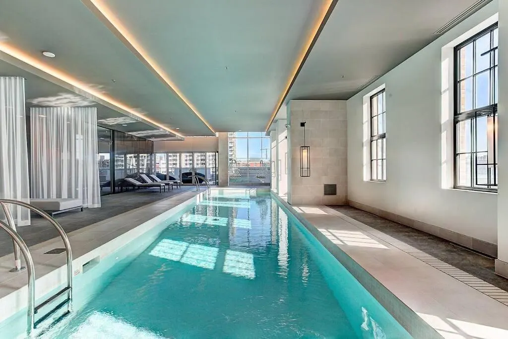 Luxury Downtown Escape Pool & Free Parking Apartamento Montréal 0*,