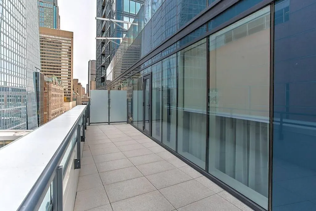 Luxury Downtown Escape Pool & Free Parking Apartamento Montréal 0*,  Canadá